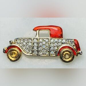 🚗 Vintage Rhinestone Car Brooch Red Enamel Classic Auto Pin – Mid-Century Style